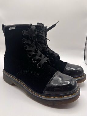 Doc Dr Martens Gracie Black Velvet & Patent Leather Combat Boots Women's Size 8